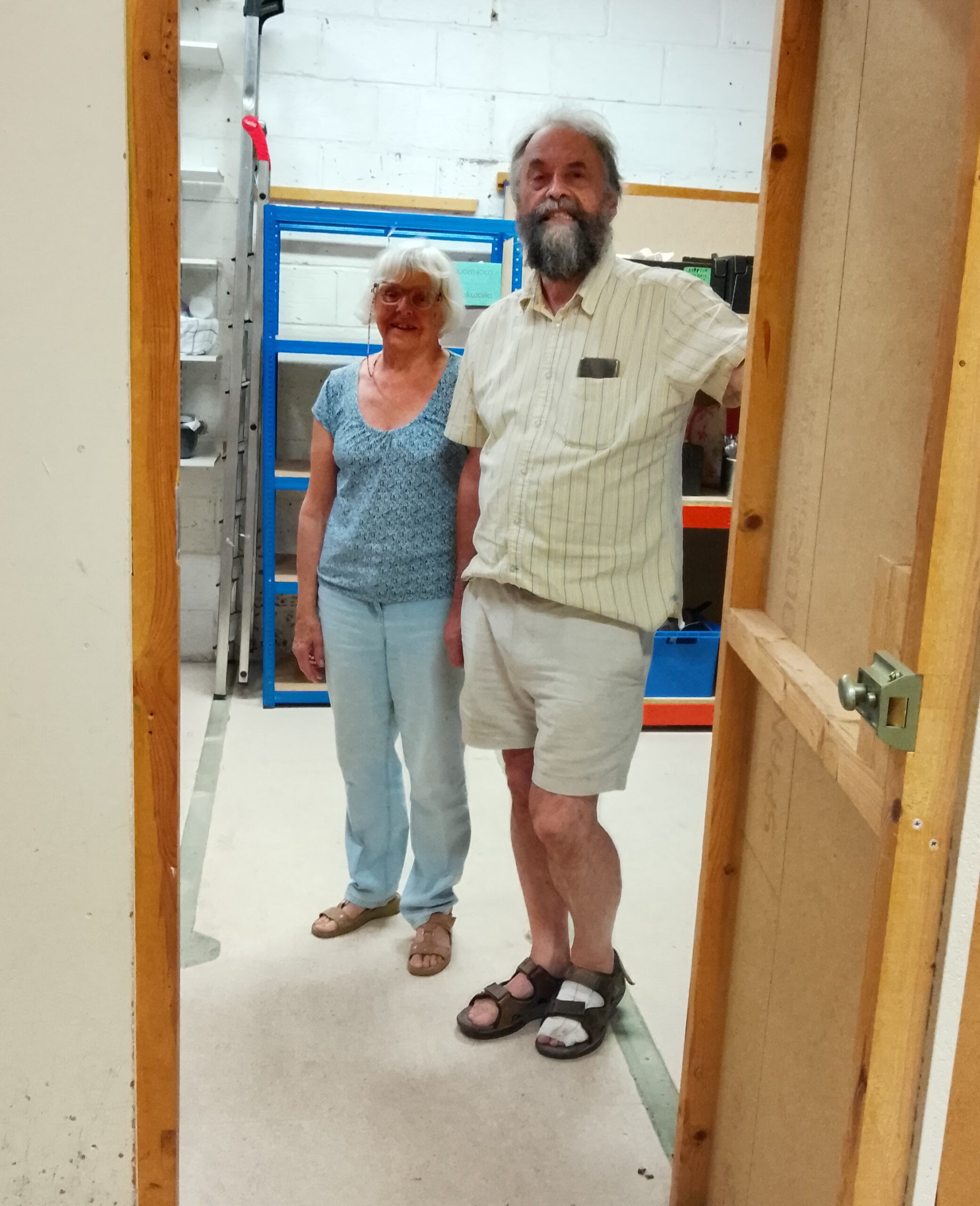 Starter pack image showing a couple in a doorway